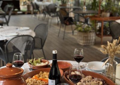 Restaurante con terraza en espacio herrería